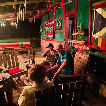 Land Of Promise - Reggae Bar & Eco Village Zanderij Buitenkant foto