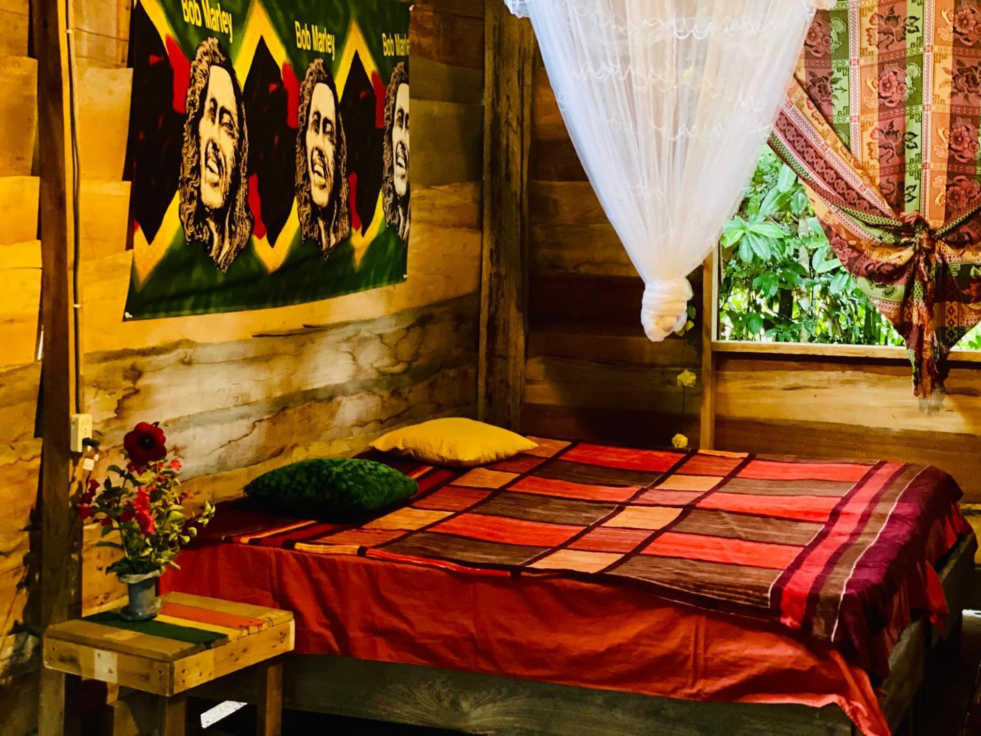 Land Of Promise - Reggae Bar & Eco Village Zanderij Buitenkant foto